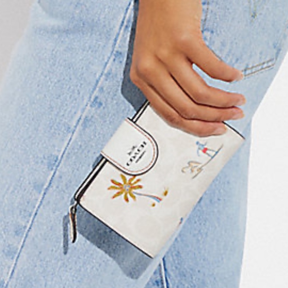🌴 Brand 🆕 Coach MEDIUM CORNER ZIP WALLET IN SIGNATURE CANVAS WITH HULA PRINT🌴 - Picture 5 of 13